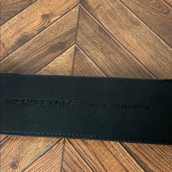 MICHAEL KORS Logo Stitched Leather Belt - Picture 4 of 5